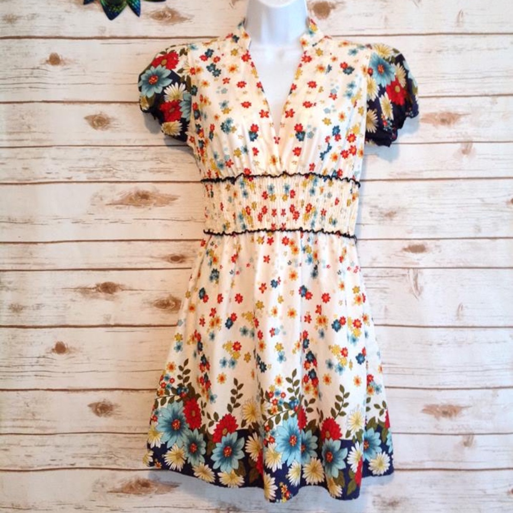 Ambiance Apparel Sz M deep v dress